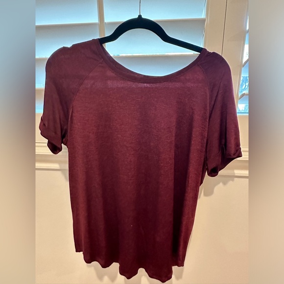 Lululemon deep dark red/garnet color size 6 silky top - Picture 2 of 4